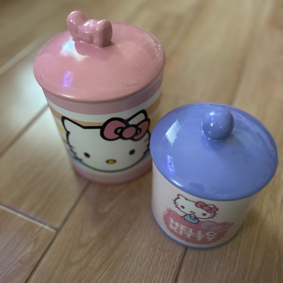 Hello Kitty Pastel Ceramic Cookie Jar Set - Picture 2 of 6